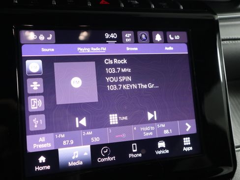 Used 2025 Jeep Grand Cherokee Altitude image 32