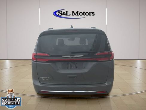 Certified 2021 Chrysler Pacifica Touring w/ Cold Weather Group FWD image 6