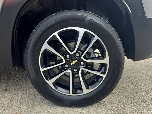 Used 2025 Chevrolet TrailBlazer LT AWD/4WD image 32
