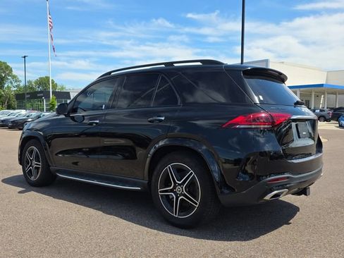 Used 2022 Mercedes-Benz GLE 450 4MATIC w/ AMG Line Exterior image 5