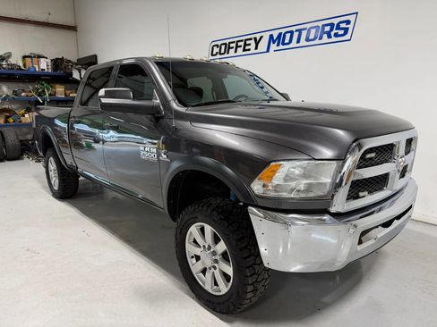 Used 2018 RAM 2500 Tradesman w/ Chrome Appearance Group AWD/4WD image 8