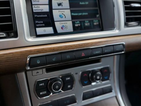 Used 2014 Jaguar XF 3.0 AWD/4WD image 12