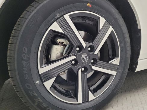 Used 2024 Nissan Sentra SV image 31