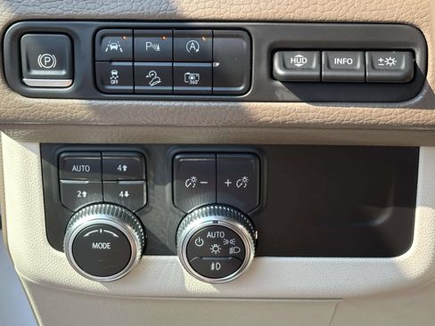 Certified 2023 GMC Yukon XL Denali AWD/4WD image 15