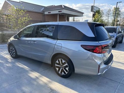 Used 2025 Honda Odyssey EX-L image 5