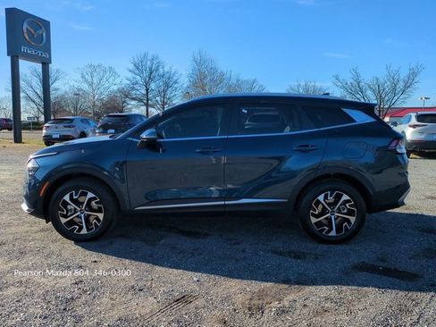 Used 2025 Kia Sportage EX image 8