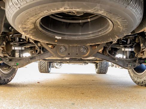 Used 2023 GMC Yukon SLT w/ SLT Luxury Package image 15