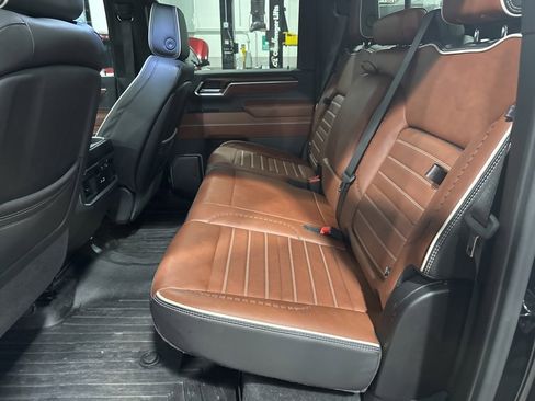 Used 2025 GMC Sierra 2500 Denali Ultimate image 17