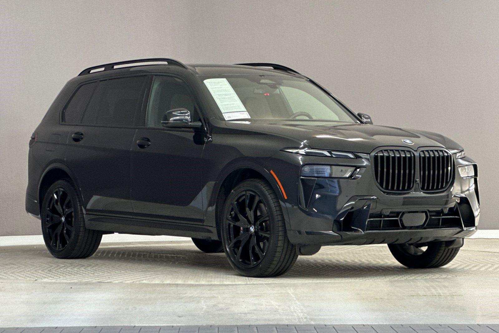 Certified 2025 BMW X7 xDrive40i w/ M Sport Package AWD/4WD image 6