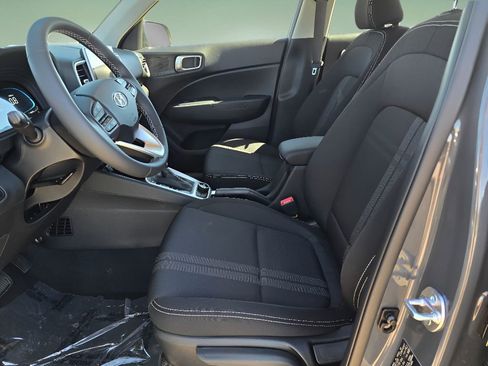 New 2025 Hyundai Venue SEL image 11