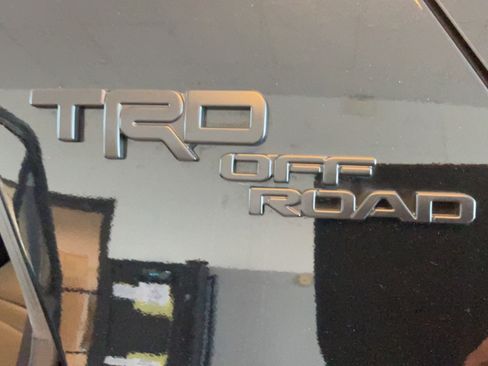 Certified 2023 Toyota 4Runner TRD Off-Road Premium w/ Off Road Premium Plus Package AWD/4WD image 32