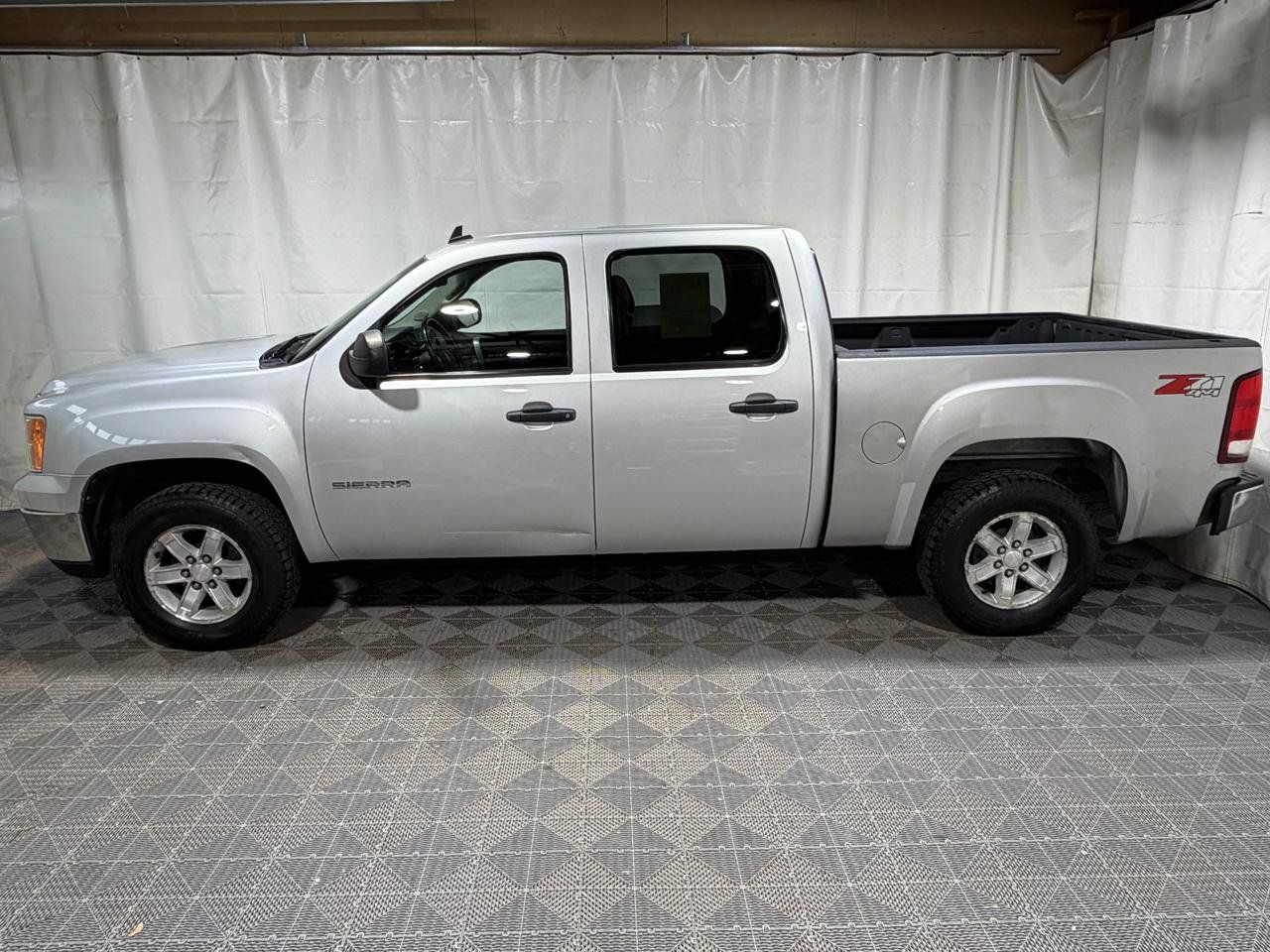 Used 2011 GMC Sierra 1500 SLE w/ Power Tech Package AWD/4WD image 5