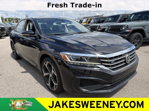 Used 2020 Volkswagen Passat 2.0T R-Line FWD image 1