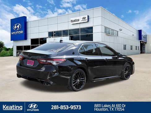 Used 2021 Toyota Camry XSE FWD image 5