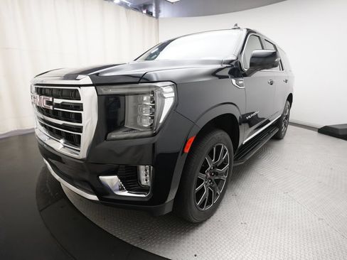 Used 2024 GMC Yukon SLT w/ SLT Luxury Package AWD/4WD image 12