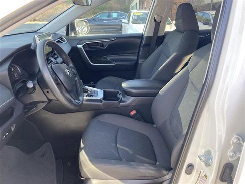 Used 2024 Toyota RAV4 LE AWD/4WD image 9