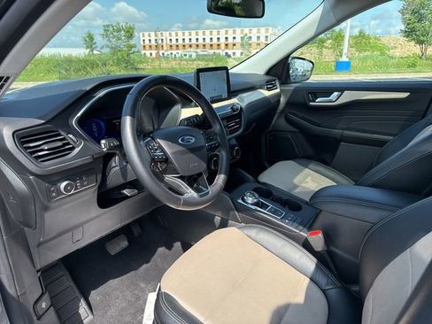 Used 2022 Ford Escape Titanium w/ Titanium Elite Package image 17