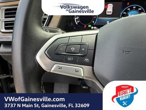 Used 2025 Volkswagen Atlas SE image 24