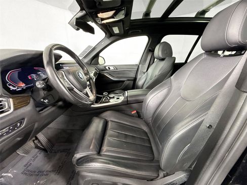 Used 2019 BMW X5 xDrive40i w/ Premium Package 2 AWD/4WD image 3