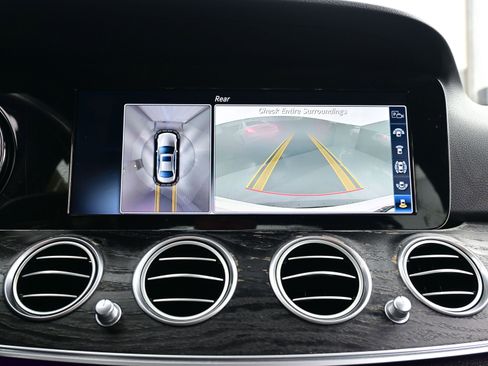 Used 2019 Mercedes-Benz E 300 4MATIC image 20