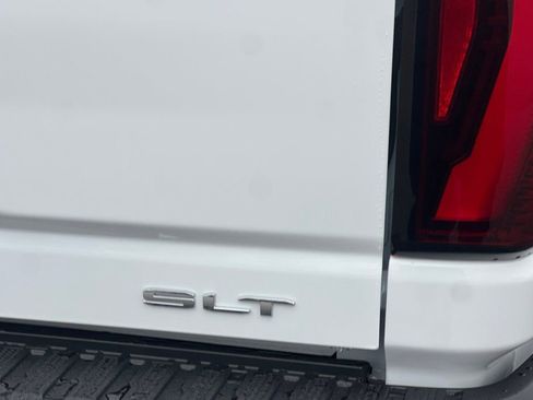 New 2026 GMC Sierra 3500 SLT w/ SLT Convenience Package image 21