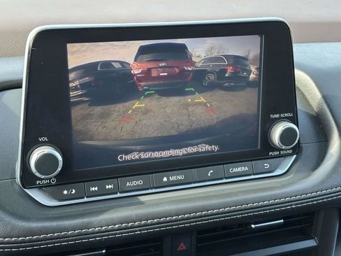 Used 2023 Nissan Rogue S image 14