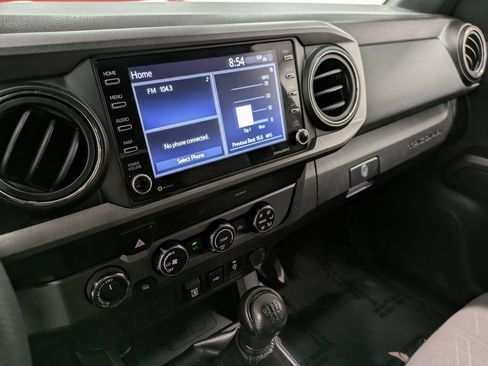 Used 2020 Toyota Tacoma TRD Sport AWD/4WD image 12