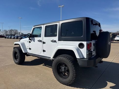 Used 2015 Jeep Wrangler Unlimited Sahara w/ Max Tow Package image 5