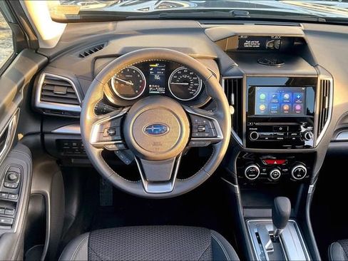 Used 2023 Subaru Forester Premium image 5