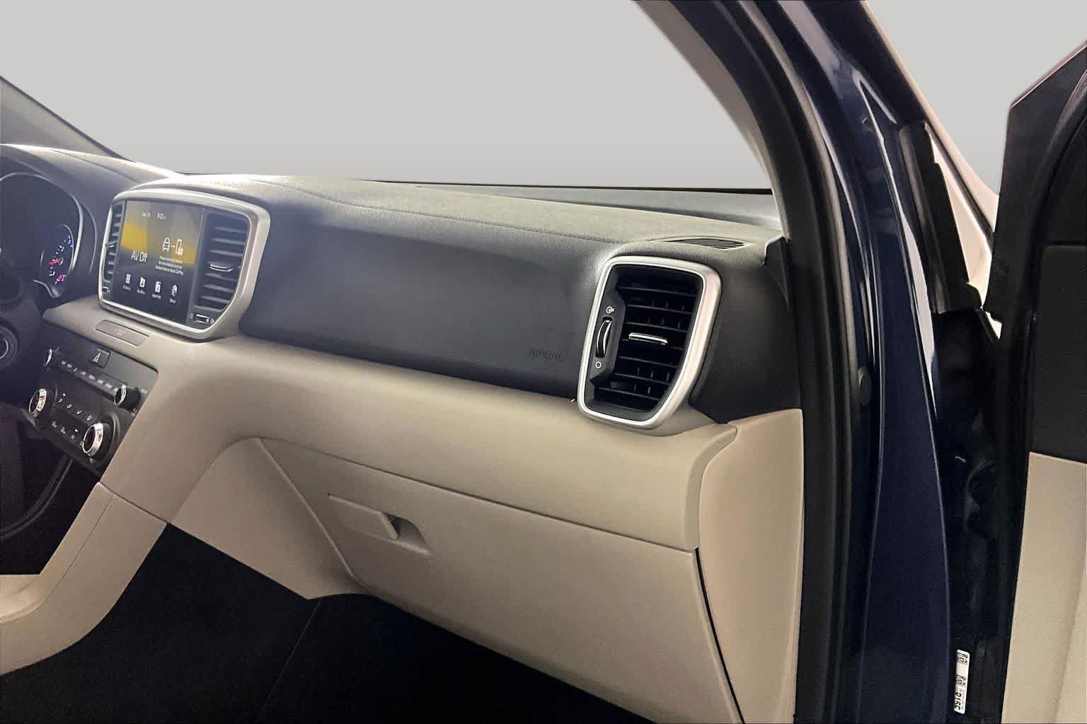 Used 2022 Kia Sportage LX FWD image 16