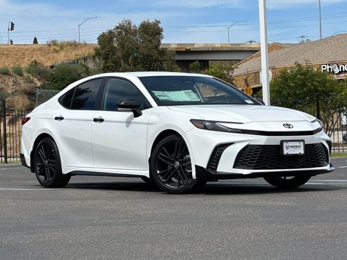 New 2026 Toyota Camry Hybrid image 8