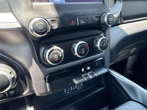 Used 2022 RAM 1500 Big Horn AWD/4WD image 13