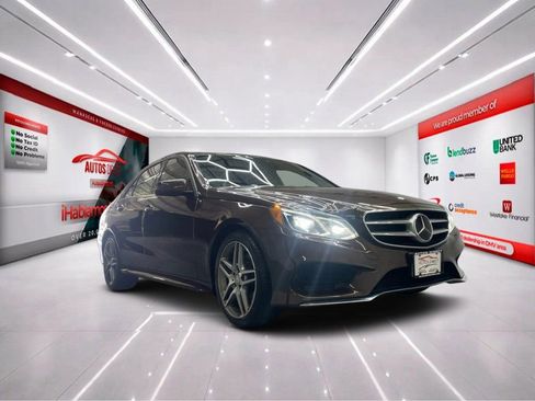 Used 2016 Mercedes-Benz E 400 4MATIC Sedan w/ Driver Assistance Package image 2