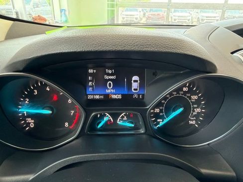 Used 2017 Ford Escape SE FWD image 18