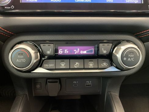 New 2025 Nissan Versa SR w/ Trunk Package image 17