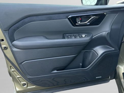 Used 2025 Subaru Forester Limited image 20