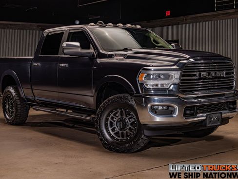 Used 2021 RAM 2500 Laramie AWD/4WD image 1
