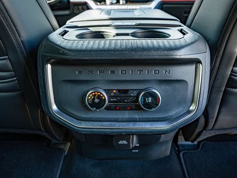 Used 2025 Ford Expedition Max Platinum w/ Stealth Appearance Package AWD/4WD image 49