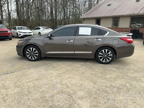 Used 2016 Nissan Altima 2.5 SL w/ 2.5 Technology w/LED Package image 8