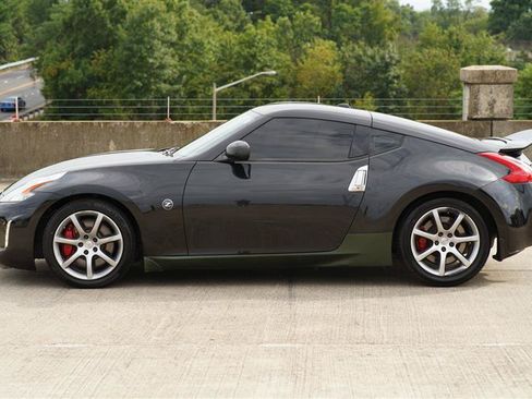 Used 2014 Nissan 370Z Touring w/ Sport Package RWD image 2