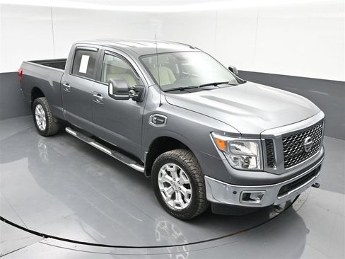 Used 2016 Nissan Titan SV image 23