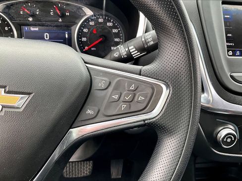 Used 2021 Chevrolet Equinox LT FWD image 23