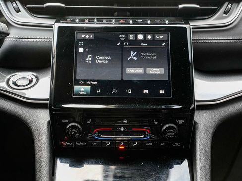 Used 2023 Jeep Grand Cherokee Altitude image 9