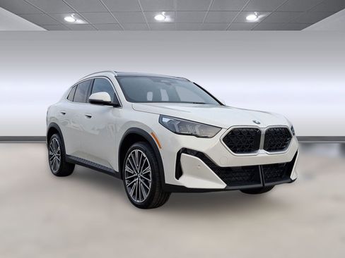 Used 2026 BMW X2 xDrive28i w/ Technology Package AWD/4WD image 7