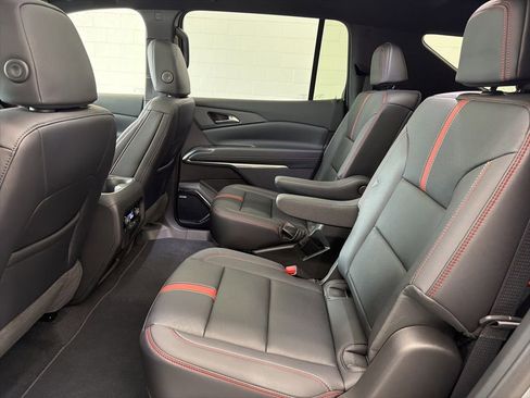 Used 2026 Chevrolet Traverse RS FWD image 28