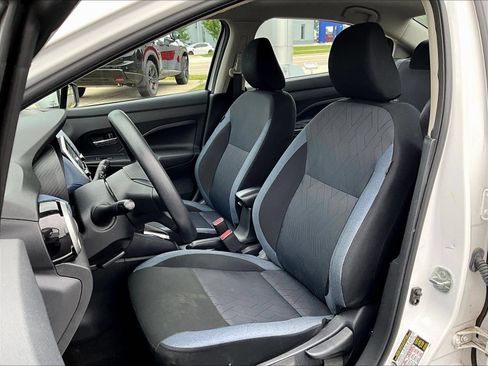 Certified 2024 Nissan Versa SV FWD image 5
