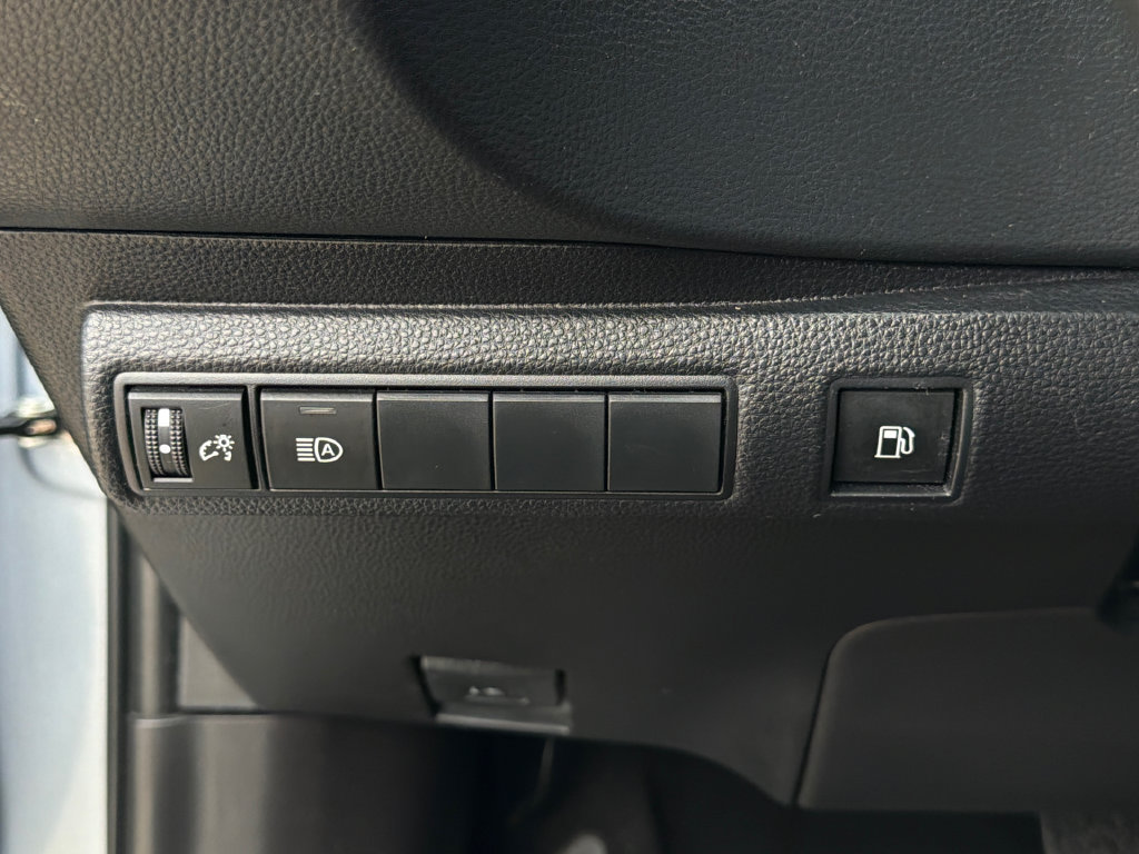 Used 2023 Toyota Corolla LE FWD image 21