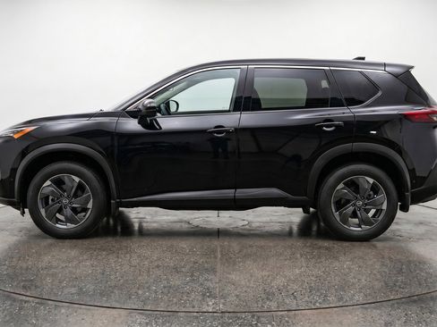 Used 2025 Nissan Rogue SV image 5