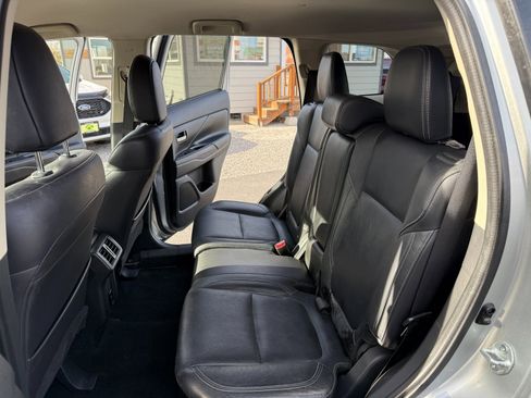 Used 2020 Mitsubishi Outlander SEL image 6