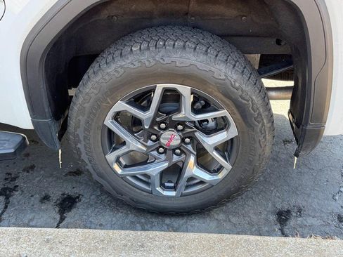 Used 2024 GMC Sierra 1500 SLT w/ SLT Premium Package image 5